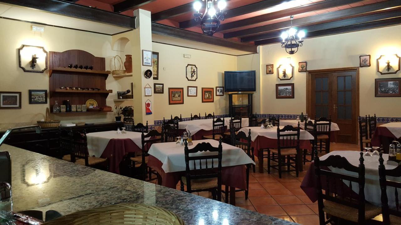 Hostal El Lirio โบยูยอส ปาร์ เดล กนดาโด ภายนอก รูปภาพ