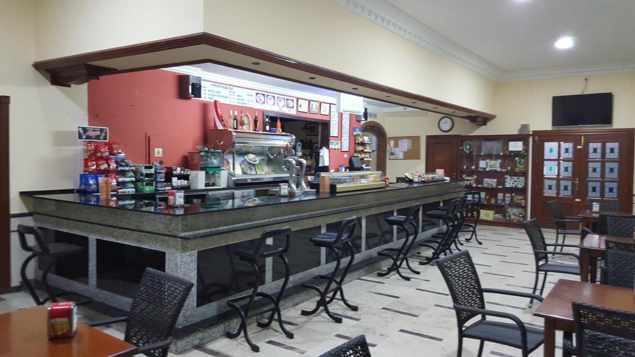 Hostal El Lirio โบยูยอส ปาร์ เดล กนดาโด ภายนอก รูปภาพ