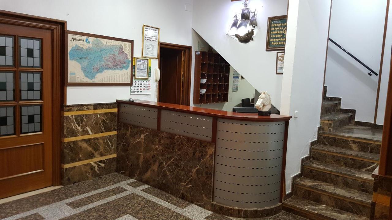 Hostal El Lirio โบยูยอส ปาร์ เดล กนดาโด ภายนอก รูปภาพ