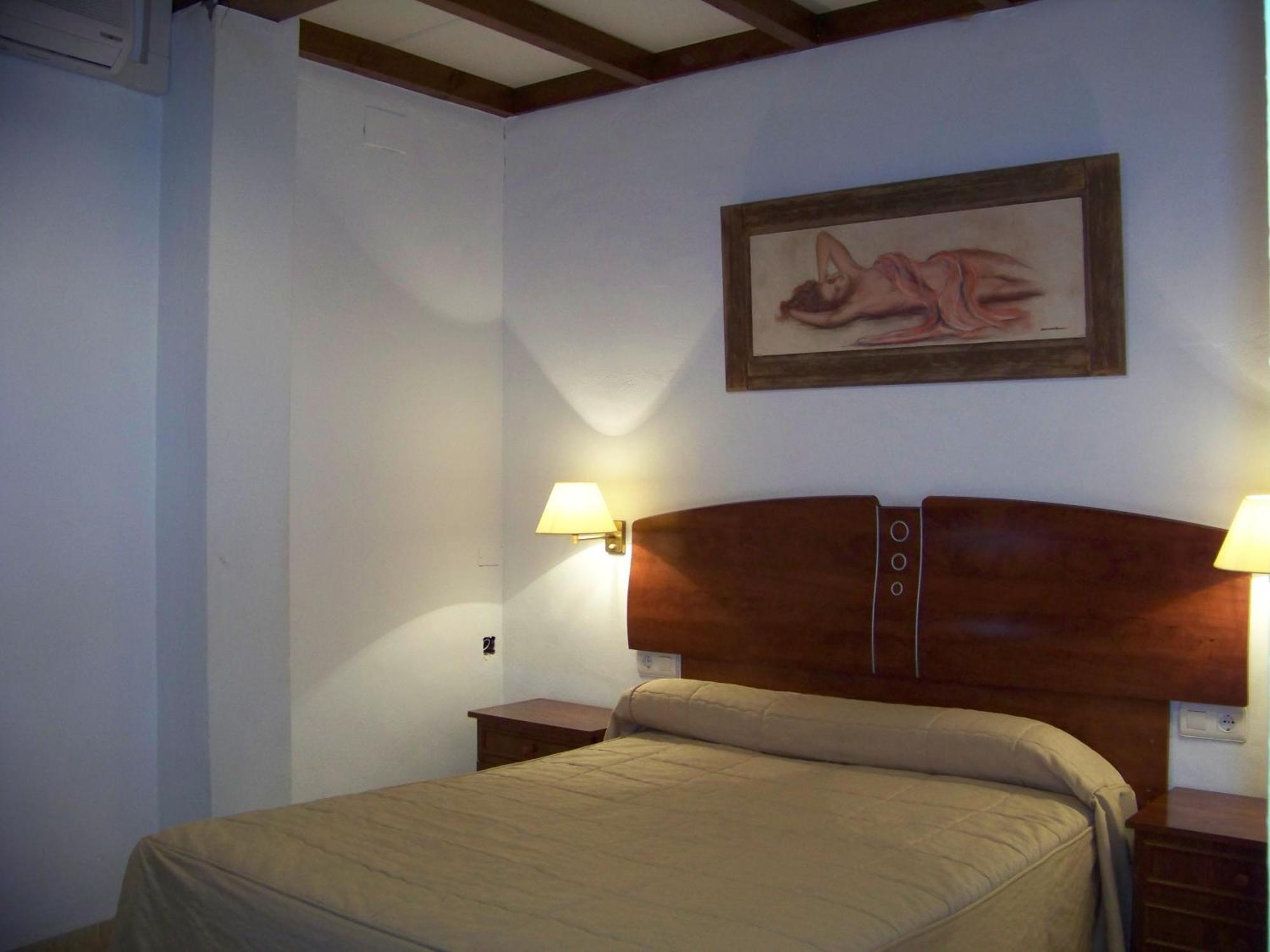 Hostal El Lirio โบยูยอส ปาร์ เดล กนดาโด ภายนอก รูปภาพ
